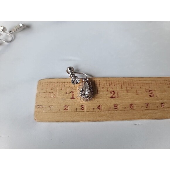 B. David Clear Rhinestone Dangling Clip-on Earrings - Picture 10 of 10